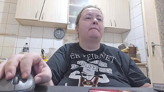 Snapshot of melissaBlessing chatting on 02/14/25, 06:02 melissaBlessing online show from 02/14/25, 06:02