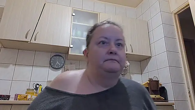 Snapshot of melissaBlessing chatting on 12/18/25, 02:28 melissaBlessing online show from 12/18/25, 02:28