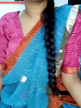 Snapshot of Lovely_mam444 chatting on 12/28/24, 02:32 Lovely mam444 online show from 12/28/24, 02:32