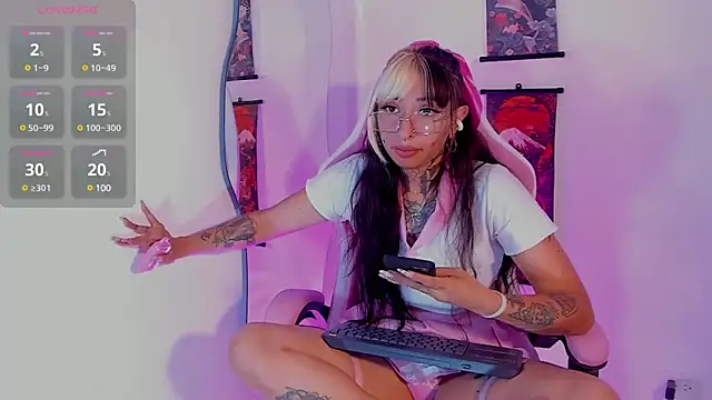 HollyHudsonn online show from 01/31/25, 05:32