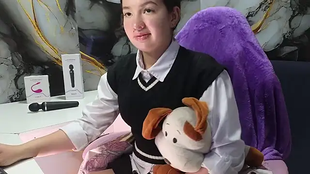 lilimini032 online show from 02/23/26, 08:17