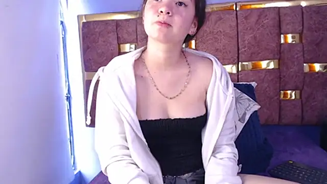 lilimini032 online show from 03/18/26, 07:06