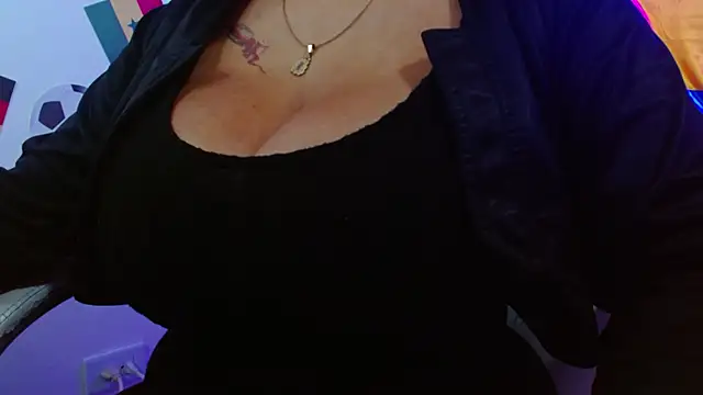 Snapshot of violletha chatting on 06/30/26, 12:39 violletha online show from 06/30/26, 12:39