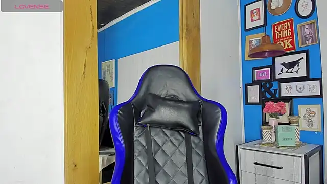 Drake Nassir4 online show from 10/11/25, 09:13