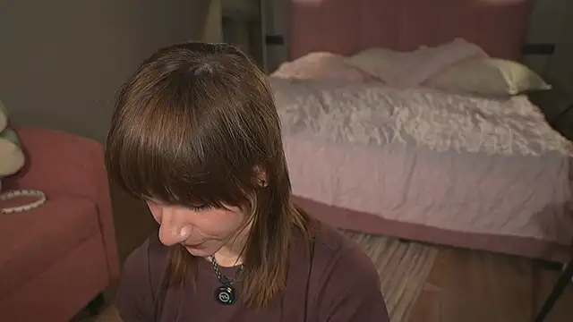 EnchantedIvy online show from 04/01/26, 06:38