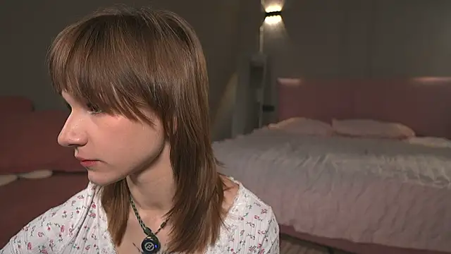 EnchantedIvy online show from 04/05/26, 06:49