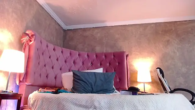 GabyPetit online show from 02/01/25, 04:22