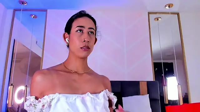 GabyPetit online show from 12/17/25, 08:04