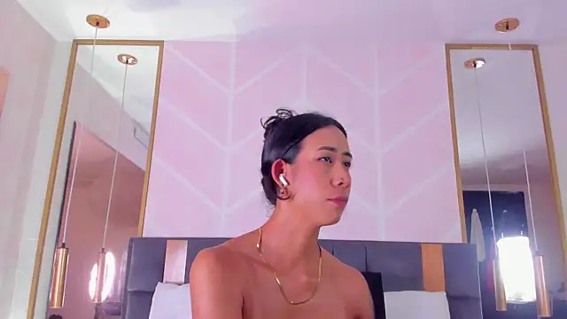 GabyPetit online show from 12/18/25, 08:15