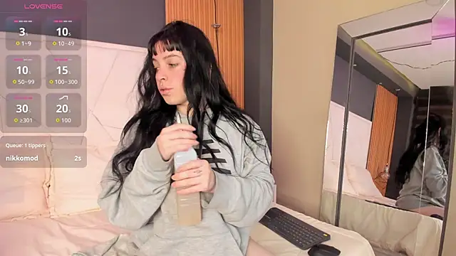 Lucy Smith2 online show from 09/23/25, 08:45