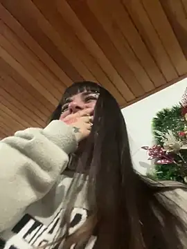 Snapshot of VioletaSubmissive chatting on 12/30/24, 12:00 VioletaSubmissive online show from 12/30/24, 12:00