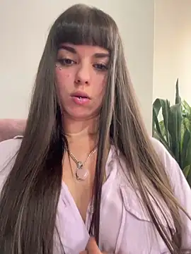 Snapshot of VioletaSubmissive chatting on 10/21/25, 09:37 VioletaSubmissive online show from 10/21/25, 09:37