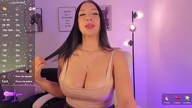 Emilyymilleer  online show from 04/28/26, 03:17