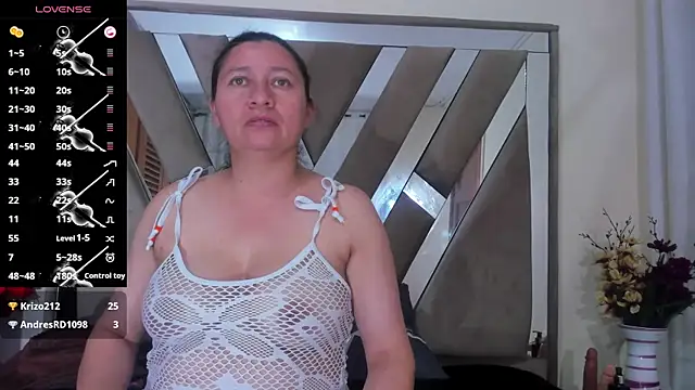 LILITH TORRES1 online show from 03/13/25, 12:27