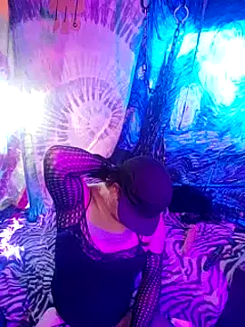 Boo-boo kittyfux online show from 12/11/24, 01:49