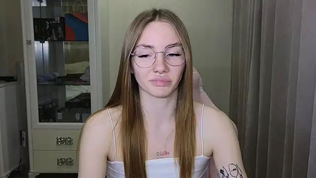 littlevildevil online show from 12/05/24, 02:22