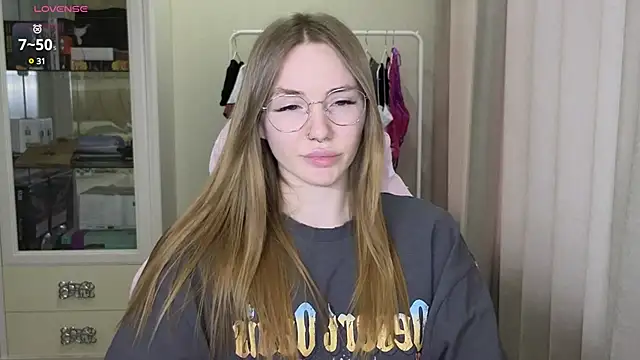 littlevildevil online show from 02/28/25, 11:14