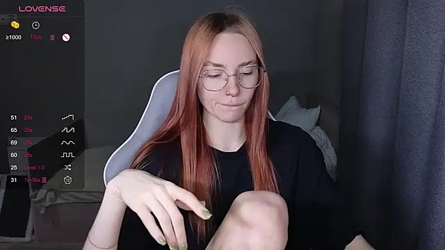 littlevildevil online show from 11/28/25, 10:51