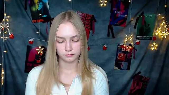 MademoiselleCl online show from 12/15/25, 01:26