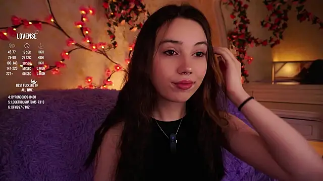 GillianDowdey online show from 12/04/25, 02:21