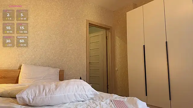 julya flowerss online show from 03/09/26, 04:27