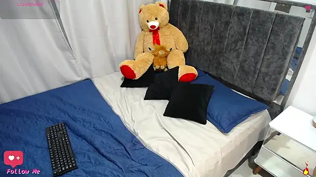 anna alvarez online show from 05/31/26, 12:41