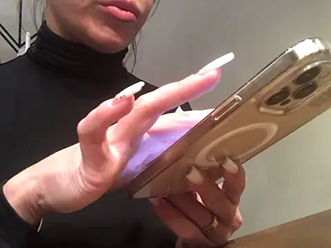 JulieErmesx online show from 12/26/24, 02:33