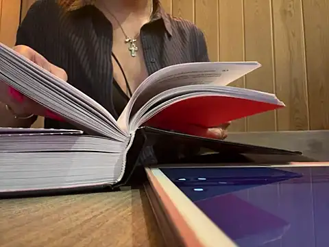 JulieErmesx online show from 01/10/25, 02:14