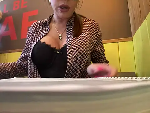 JulieErmesx online show from 01/13/25, 05:12