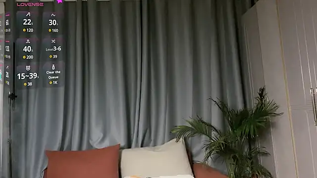 Snapshot of Youth3_ chatting on 01/10/25, 12:04 Youth3 online show from 01/10/25, 12:04