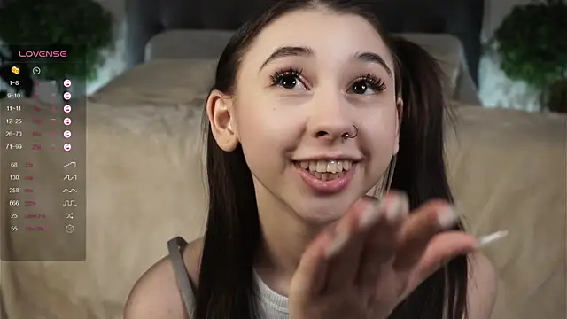 AislyEmbury online show from 02/11/25, 10:07