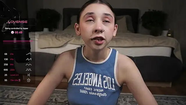 AislyEmbury online show from 02/22/25, 11:03