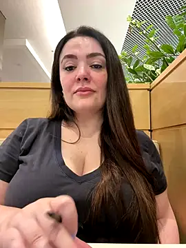 Sophie Eaton online show from 10/06/25, 08:28