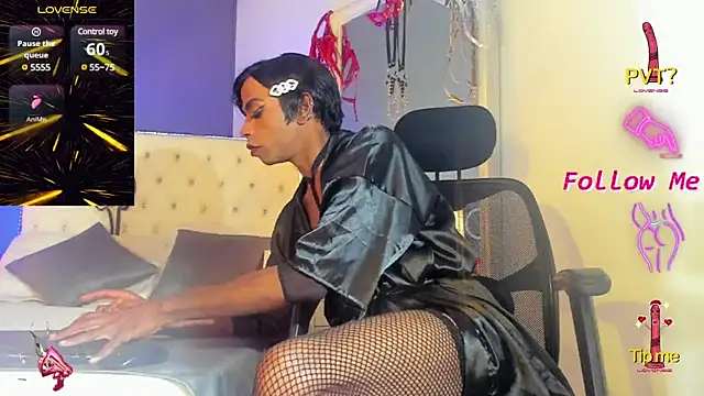 Snapshot of corwindallas24cm chatting on 03/18/25, 02:26 corwindallas24cm online show from 03/18/25, 02:26