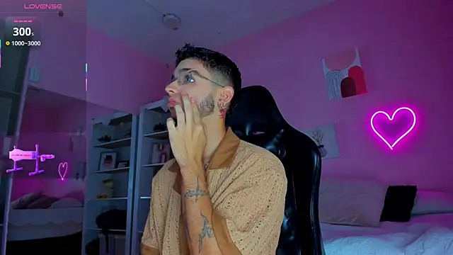 Ian Castillo  online show from 03/12/25, 11:20