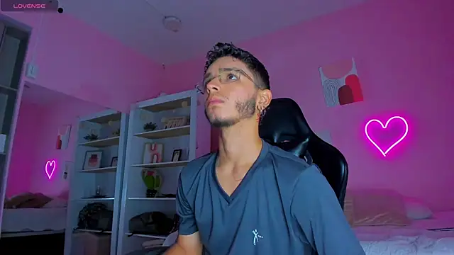 Ian Castillo  online show from 03/19/25, 11:17