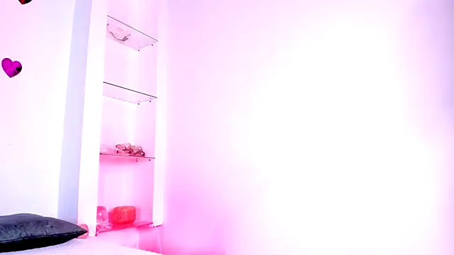 Snapshot of Charlote_zc chatting on 02/14/25, 10:58 Charlote zc online show from 02/14/25, 10:58