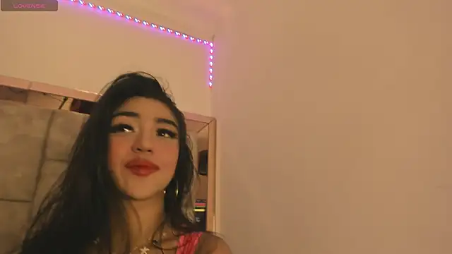 Oliviaa Evans online show from 04/11/26, 07:45