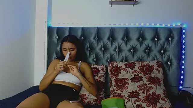 AntonellaAndNoah online show from 03/07/25, 10:32