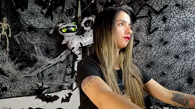 julietta   jackson online show from 10/27/25, 04:44