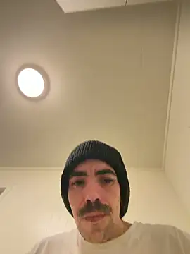 wolfwhite95 online show from 02/28/26, 06:25