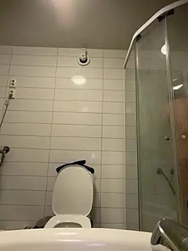 wolfwhite95 online show from 03/05/26, 06:37