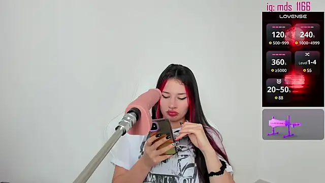 Snapshot of Mia_adams66 chatting on 12/01/24, 07:36 Mia adams66 online show from 12/01/24, 07:36