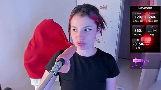 Snapshot of Mia_adams66 chatting on 12/17/24, 12:56 Mia adams66 online show from 12/17/24, 12:56