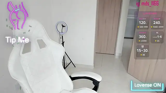 Snapshot of Mia_adams66 chatting on 01/28/25, 05:46 Mia adams66 online show from 01/28/25, 05:46