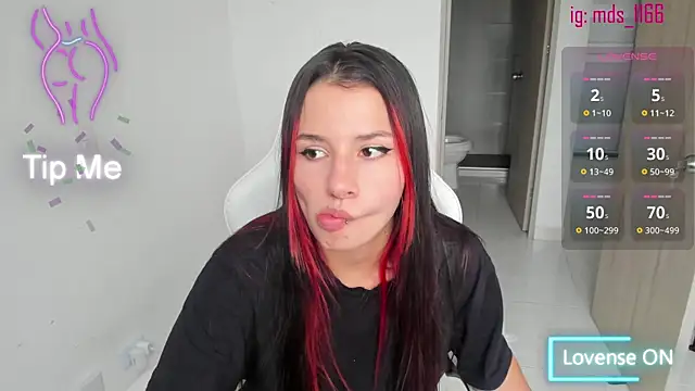 Snapshot of Mia_adams66 chatting on 02/12/25, 09:54 Mia adams66 online show from 02/12/25, 09:54