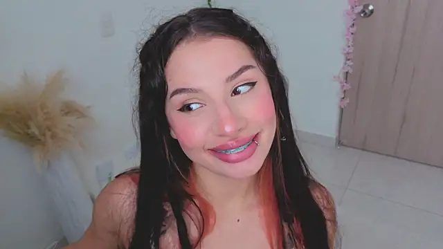 Snapshot of Mia_adams66 chatting on 10/03/25, 06:05 Mia adams66 online show from 10/03/25, 06:05