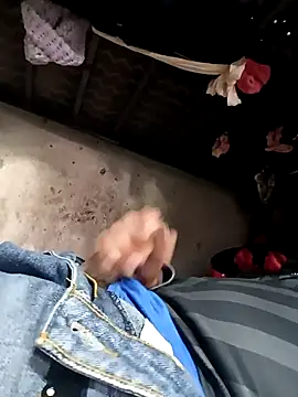 Snapshot of rayhot69 chatting on 02/11/25, 05:29 rayhot69 online show from 02/11/25, 05:29