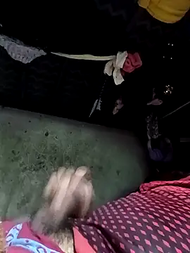 Snapshot of rayhot69 chatting on 02/19/25, 04:22 rayhot69 online show from 02/19/25, 04:22