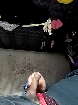 Snapshot of rayhot69 chatting on 02/20/25, 04:03 rayhot69 online show from 02/20/25, 04:03